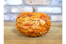 Load image into Gallery viewer, Leaves Pumpkin