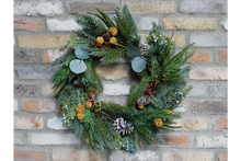 Load image into Gallery viewer, Festive Christmas wreath
