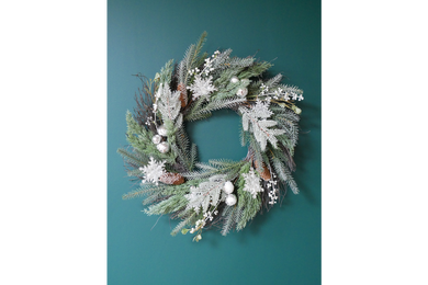 Artificial Frosty Wreath