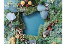Load image into Gallery viewer, Festive Christmas wreath