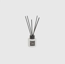 Load image into Gallery viewer, Cologne Reed Diffusers - 30MI - Warm Memories