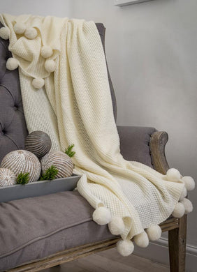 Ivory PomPomThrow130x170cm