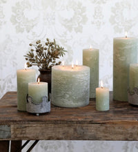 Load image into Gallery viewer, Macon Pillar candle rustic 80 h- 20cm Verte